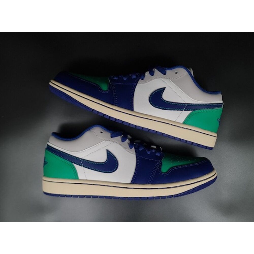 Jordan 1 Low Rare Air. SIZE 8.5 - 553558-147